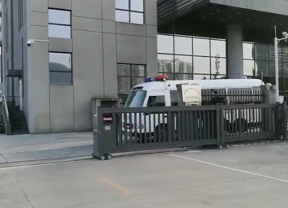 開(kāi)門(mén)紅科技某中級(jí)人民法院電動(dòng)門(mén)視頻