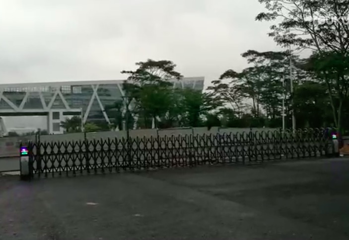 開(kāi)門(mén)紅科技工業(yè)園電動(dòng)伸縮門(mén)案例